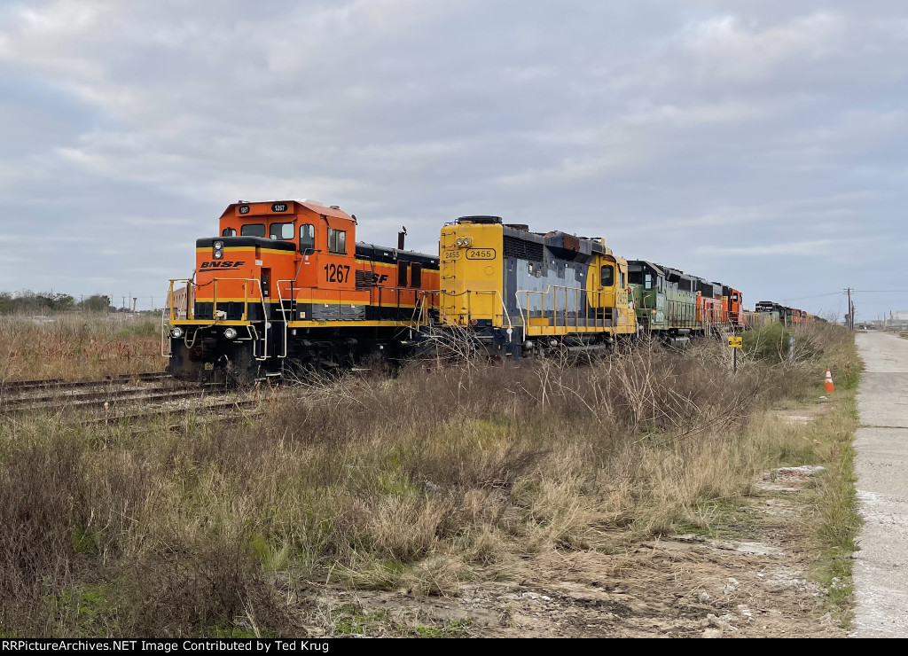 GN 2455 & BNSF 1267